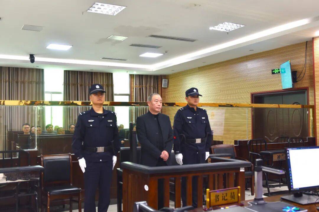 如何申请到皇冠信用网
_受贿、行贿、洗钱如何申请到皇冠信用网
!南水北调集团原副总经济师樊新中当庭认罪