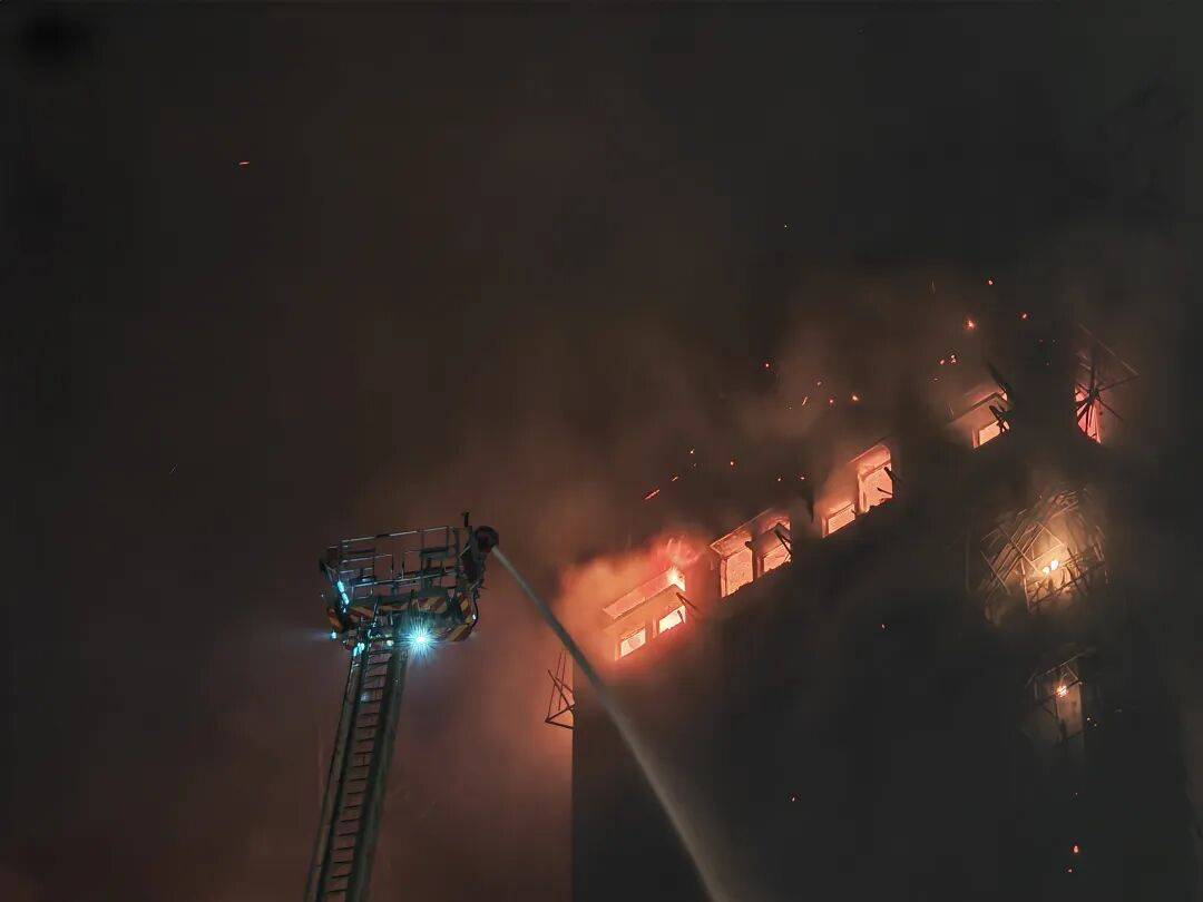 皇冠信用盘最高占成
_香港大埔火灾已造成44人遇难！3人以涉嫌误杀罪被拘捕皇冠信用盘最高占成
，警方：不排除发泡胶是火势迅速蔓延原因；大埔区多所学校停课，临时庇护中心开放