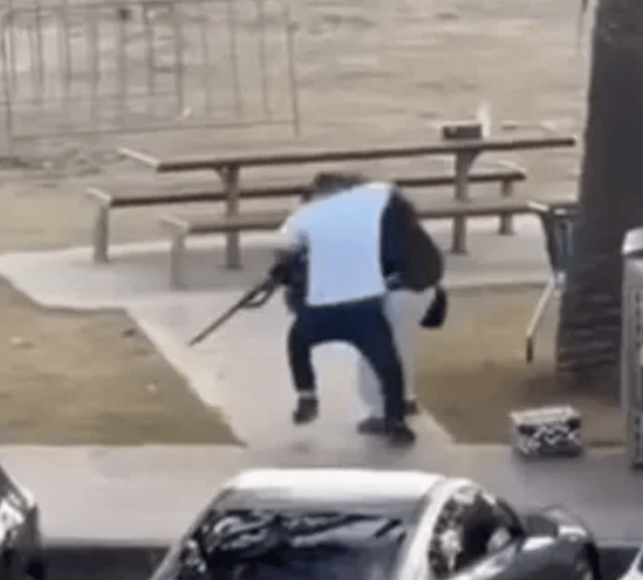 皇冠信用最新地址_澳枪击案空手夺枪男子系水果店老板皇冠信用最新地址，美亿万富翁捐近10万美元