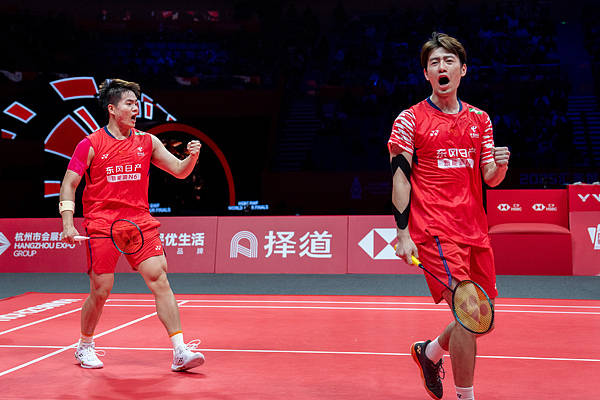 皇冠信用网会员开户_国羽闯入总决赛四项决赛皇冠信用网会员开户，最保险的女双却出意外，“圣坛”组合泪别2025年